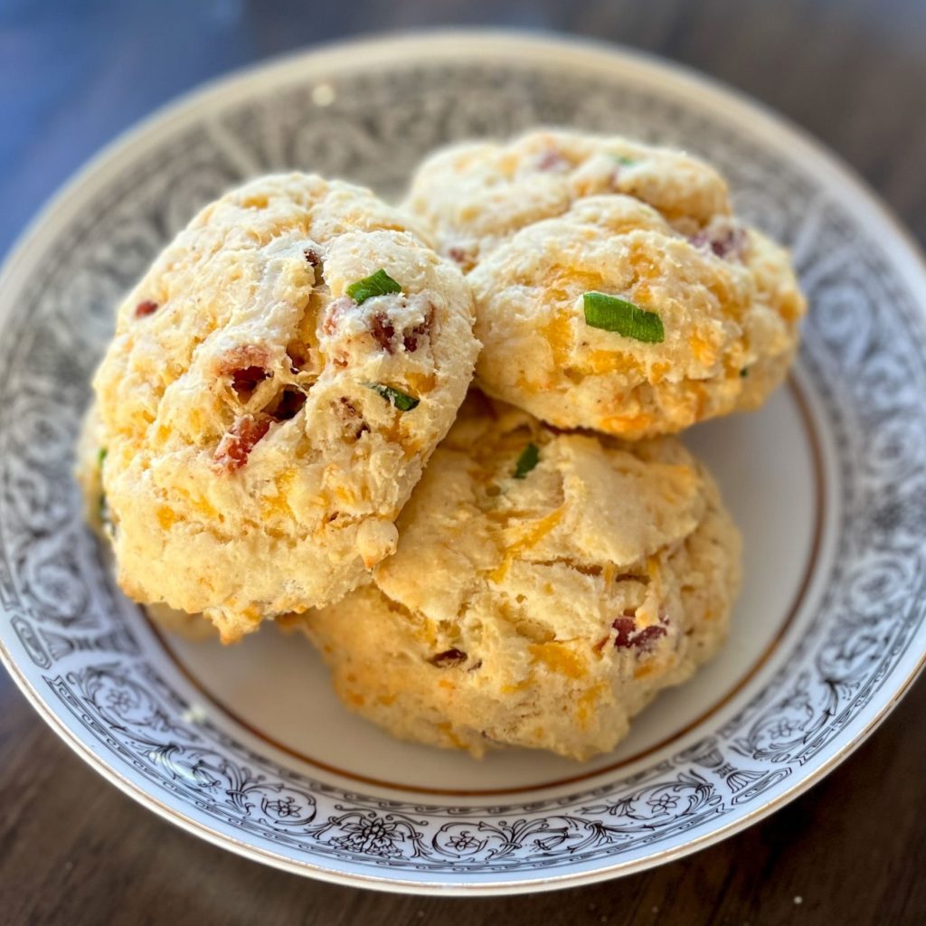 Cheddar Bacon Biscuits (6 cnt)